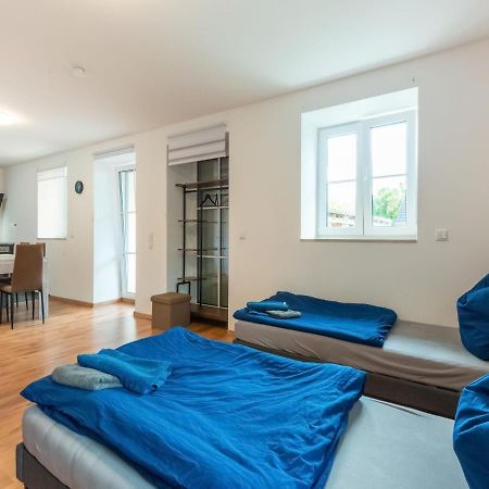 Apartment With Terrace In An Ideal Location Haunsheim Esterno foto