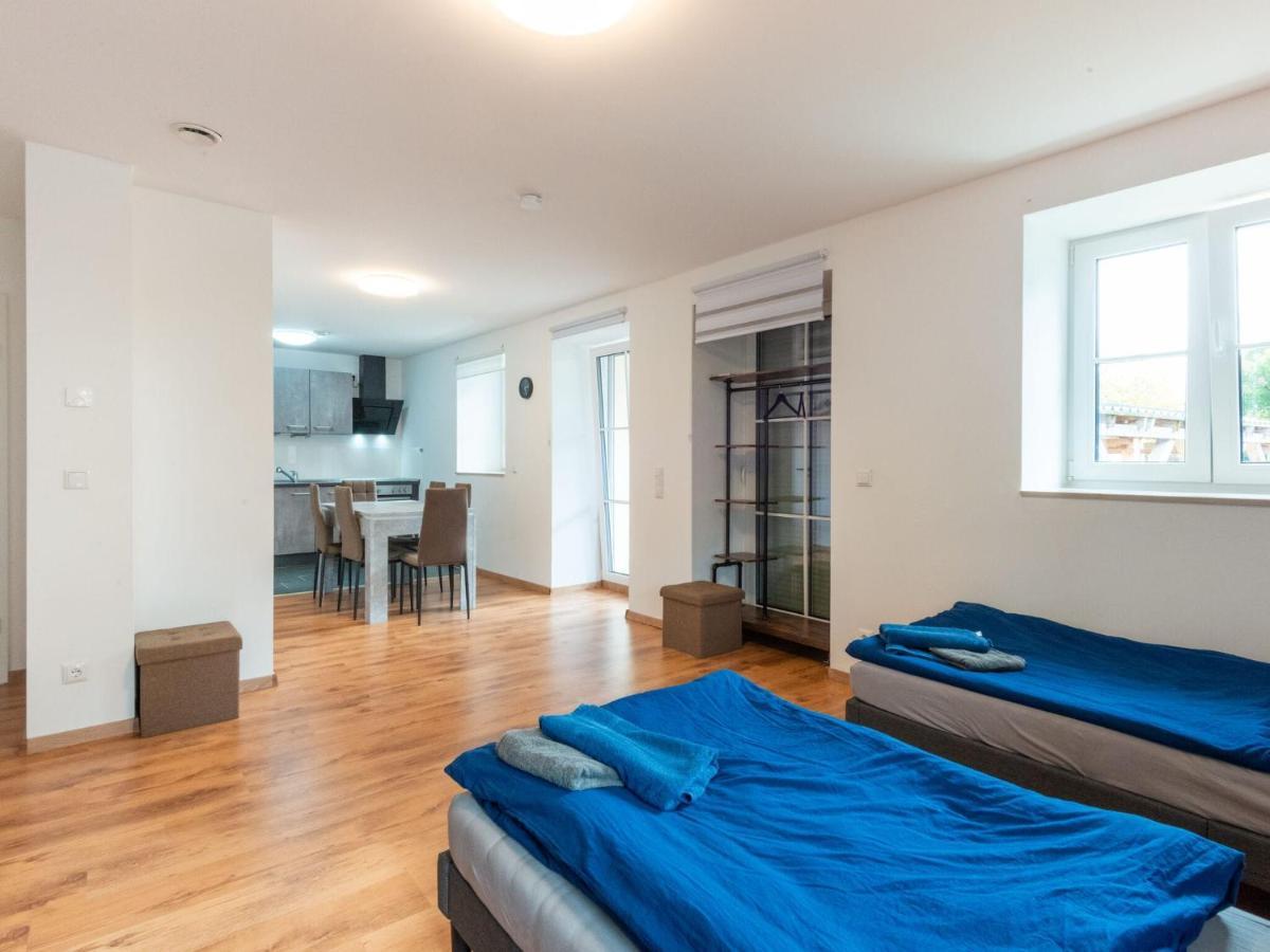 Apartment With Terrace In An Ideal Location Haunsheim Esterno foto